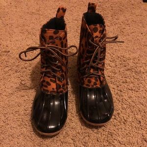 Duck boots